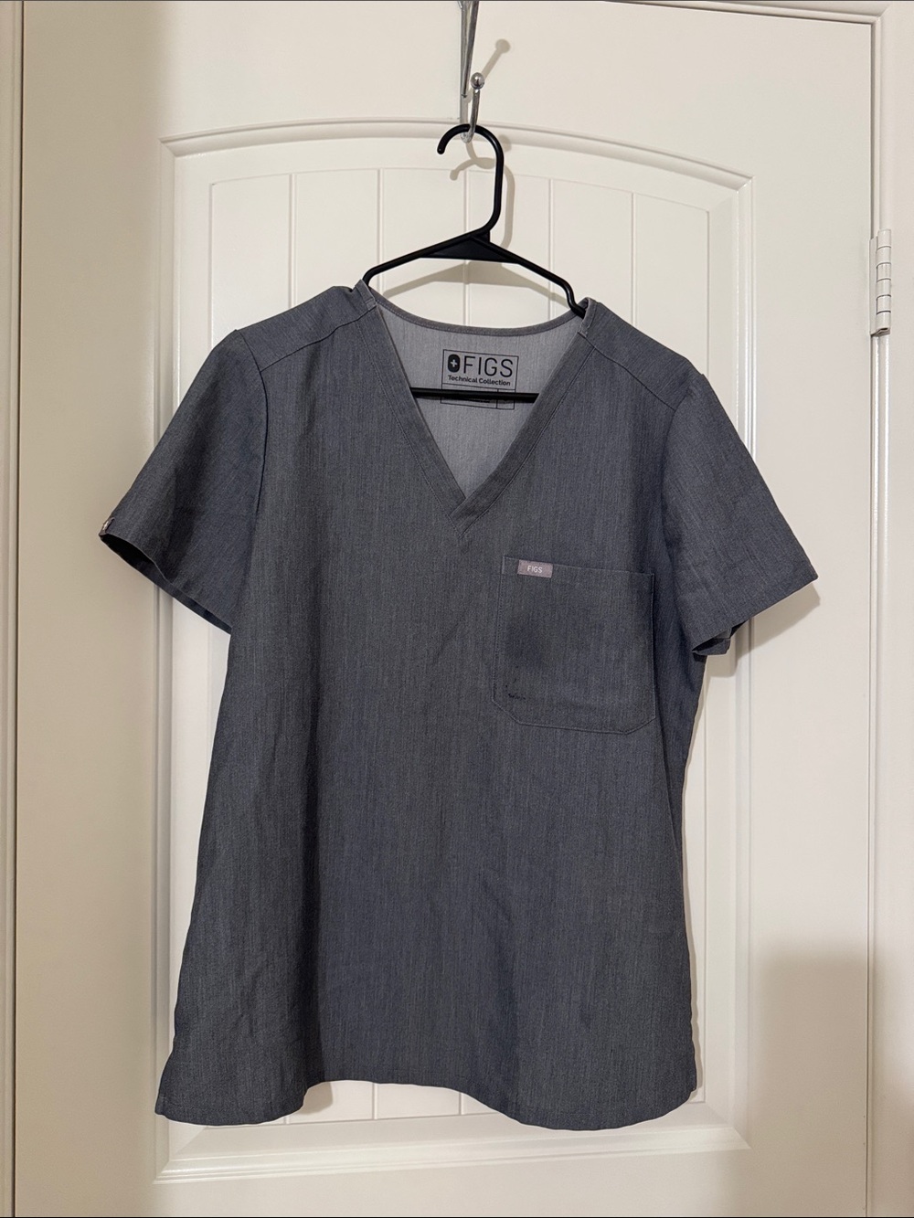 Figs  Womens scrub top V-Neck Scrub Top in Charcoal